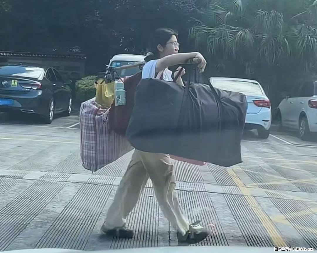 全网追的“扁担女孩”，找了一份暑假工，时薪12元 - 大庆生活资讯 - 大庆28生活网 dq.28life.com