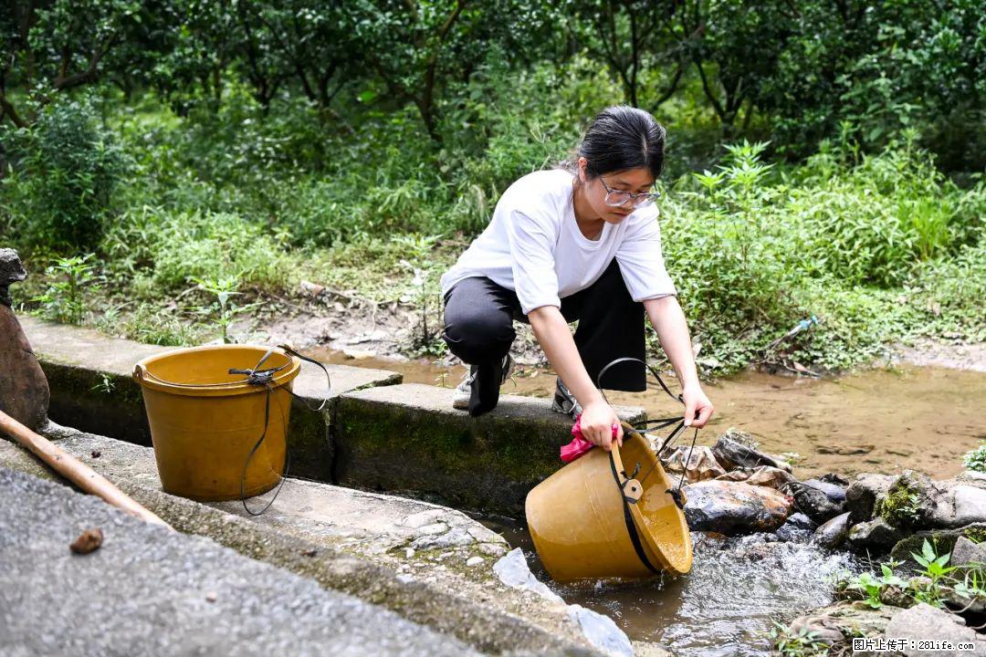 全网追的“扁担女孩”，找了一份暑假工，时薪12元 - 大庆生活资讯 - 大庆28生活网 dq.28life.com